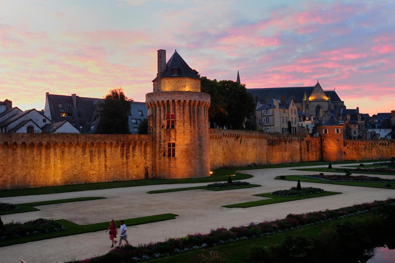 Popote Et Polochon Bed & Breakfast Saint-Martin-sur-Oust Bagian luar foto